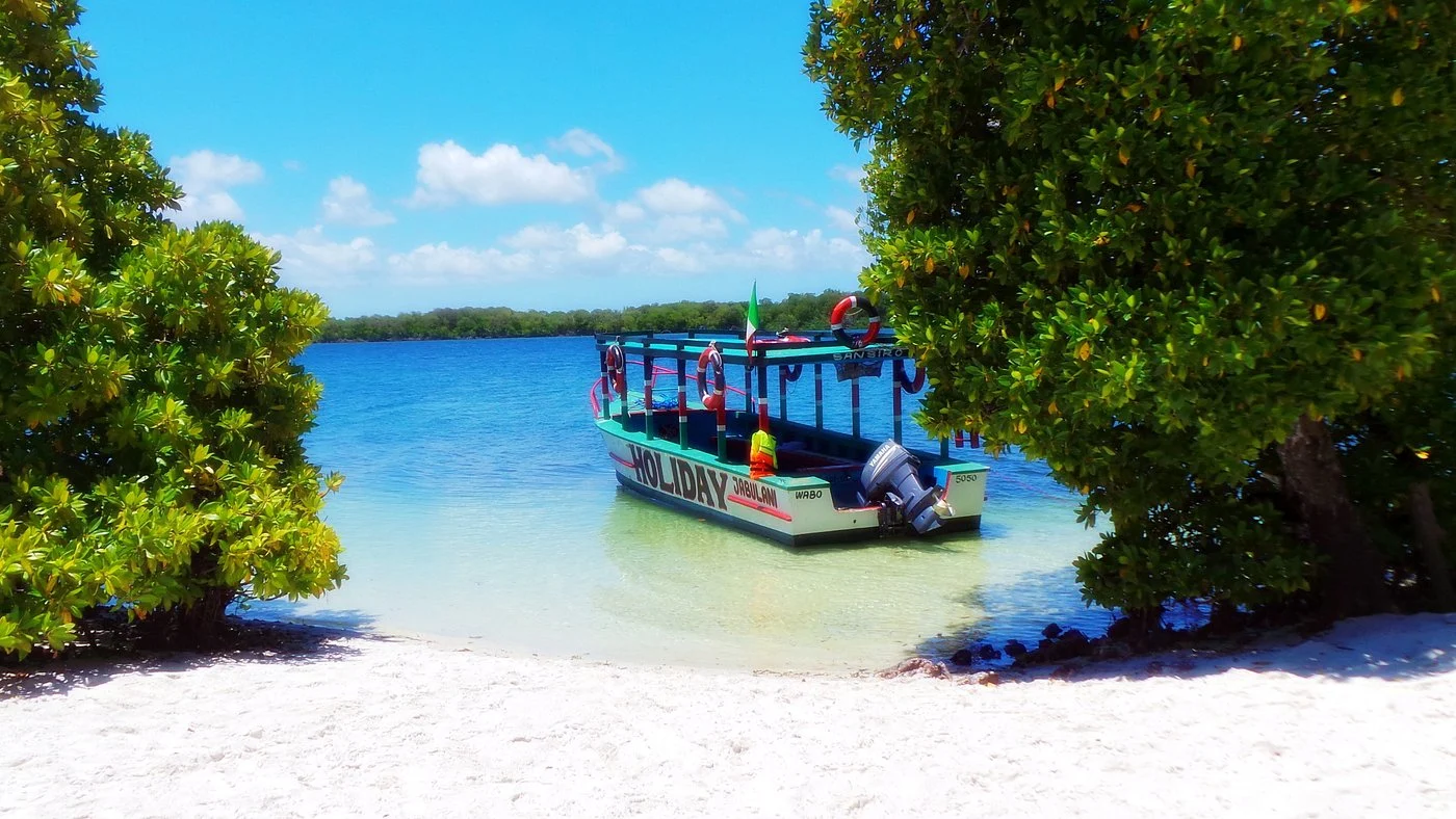 Full Day Tour at Mida Creek and Waka Waka Island